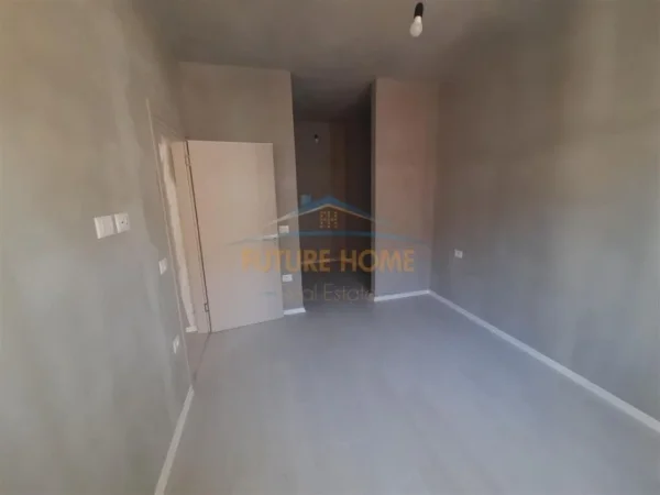 Tirane, jepet me qera apartament 1+1+Ballkon Kati 3, 64 m² 500 € (Prane Kompleksit Riverside Rezidence, Unaza e Re)