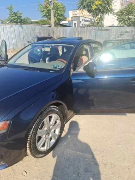 Tirane, shes makine Audi A4 Benzin+Gaz, blu e errët automatik Klima 280 km 5.500 €