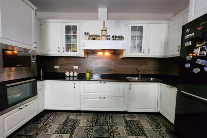 Tirane, shitet apartament 2+1 Kati 2, 90 m² 180.000 € (Liqeni i Thate - Kompleksi Veneto)