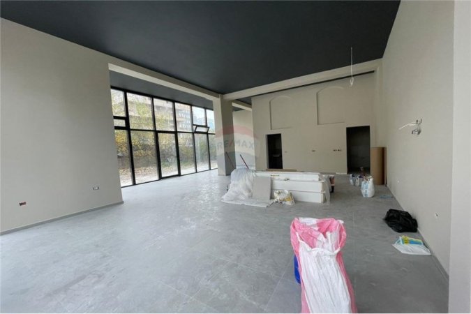 Tirane, shitet ambjent biznesi Kati 0, 109 m² 280.000 € (FUSHA E AVIACIONIT)