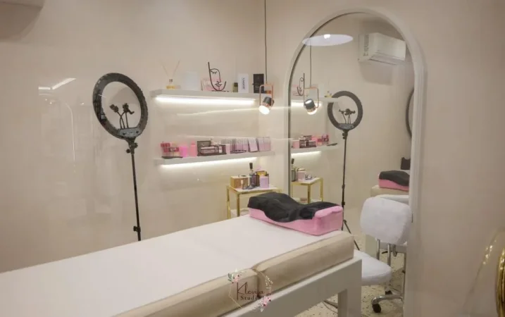 Tirane, shitet ambjent biznesi Kati 0, 100 m² 420.000 € 15 min larg qendres buze rruges