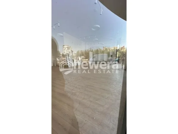 Tirane, shes ambjent biznesi Kati 0, 146 m² 951.000 € (migjeni)