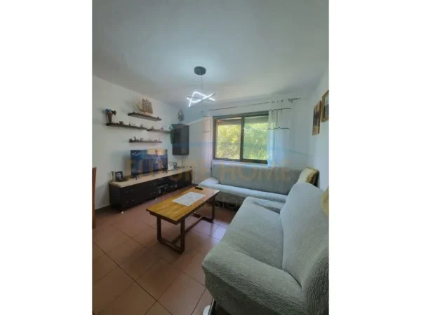 Tirane, shitet apartament 1+1 Kati 4, 49 m² 85.000 € (Kongresi i Manastirit)