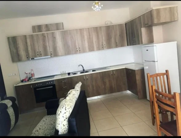 Tirane, jepet me qera apartament 1+1 Kati 6, 60 m² (Pallatet Fratari, Astir)