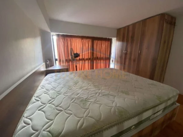 Tirane, jepet me qera apartament duplex 1+1 Kati 0, 50 m² (Kompleksi Ozon, Unaza e Re, Tirane)