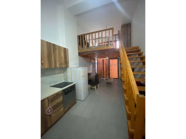 Tirane, jepet me qera apartament duplex 1+1 Kati 0, 50 m² (Kompleksi Ozon, Unaza e Re, Tirane)
