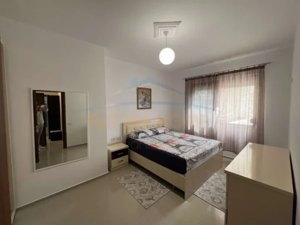 Tirane, jepet me qera apartament 2+1+Ballkon Kati 6, 90 m² 450 € (unaza e re)