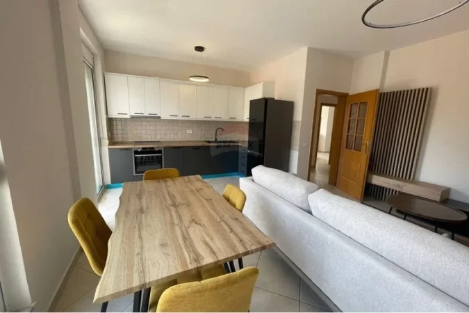 Tirane, jepet me qera apartament 2+1 Kati 3, 115 m² 800 € (Rruga e Kavajës)