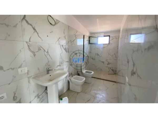 Durres, shitet apartament 2+1+Ballkon Kati 5, 70 m² 105.000 € (Golem)