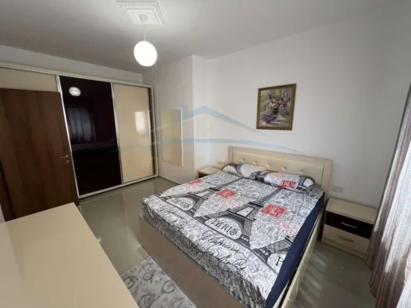 Tirane, jepet me qera apartament 2+1 Kati 6, 90 m² 450 € (UNAZA E RE)