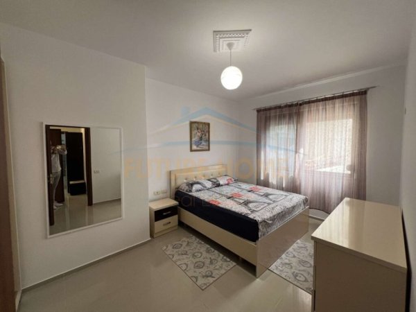 Tirane, jepet me qera apartament 2+1 Kati 6, 90 m² 450 € (UNAZA E RE)