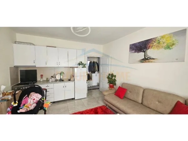 Tirane, shitet apartament Kati 5, 57 m² 108.300 € (FUSHA E AVIACIONIT)