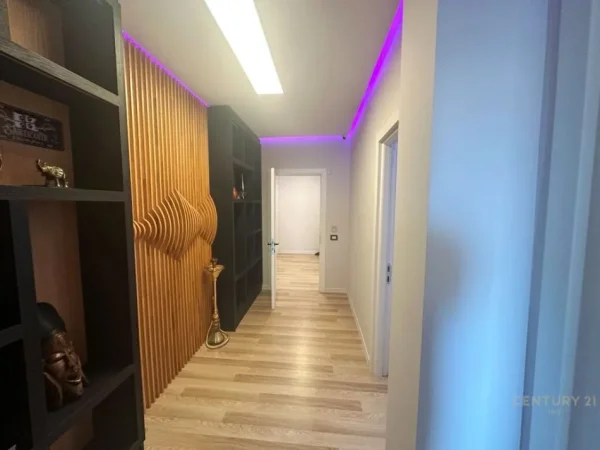 Tirane, shitet apartament 2+1 , 95 m² 150.000 € (Fresk)