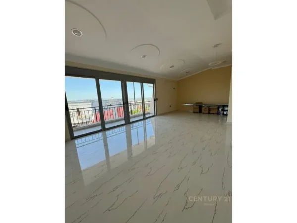 Tirane, shitet 2+1 Kati 8, 121 m² 133.000 € (Fresk)