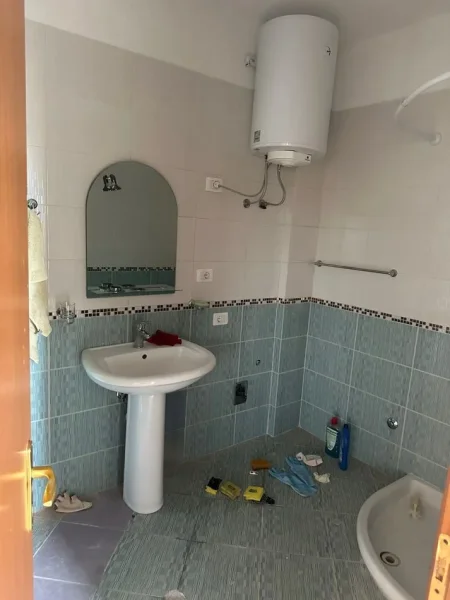 Tirane, shitet apartament 2+1 Kati 3, 100 m² 165.000 € (Selvia)