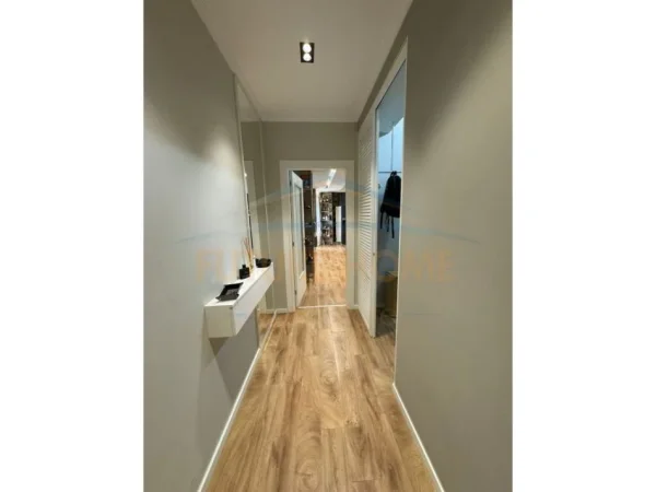 Tirane, shitet apartament 2+1+2+postparkimi , 111 m² (Rruga e Dibres Farmacia 10)