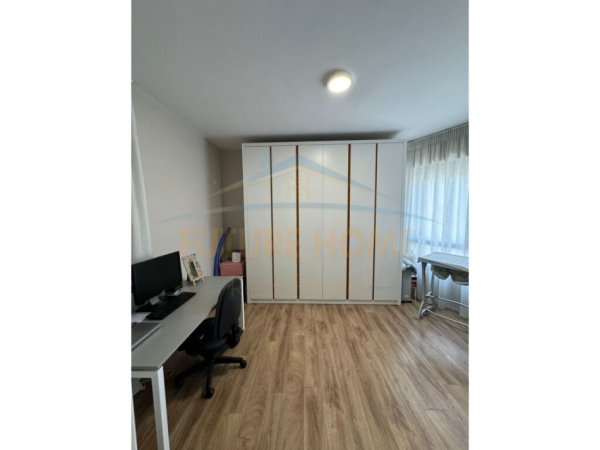 Tirane, shitet apartament 2+1+2+postparkimi , 111 m² (Rruga e Dibres Farmacia 10)