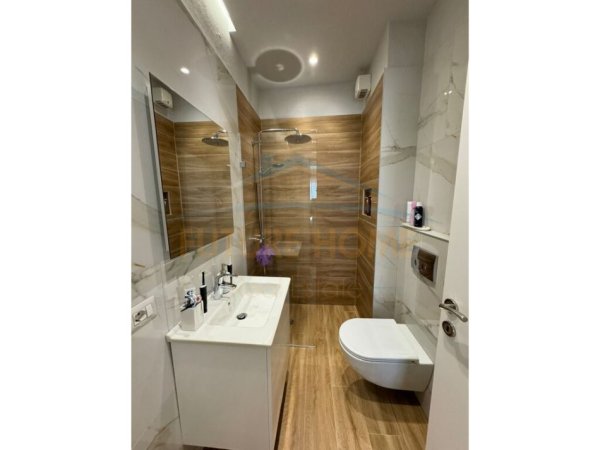 Tirane, shitet apartament 2+1+2+postparkimi , 111 m² (Rruga e Dibres Farmacia 10)