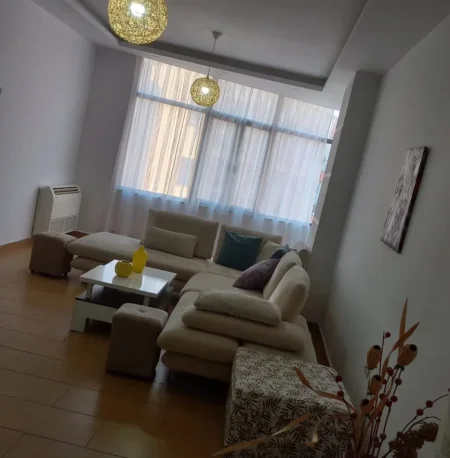 Tirane, jepet me qera apartament 2+1 Kati 10, 120 m² 500 € (Astir)