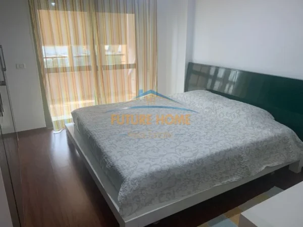 Tirane, jepet me qera apartament 2+1 Kati 9, 100 m² 800 € (Komuna e Parisit)