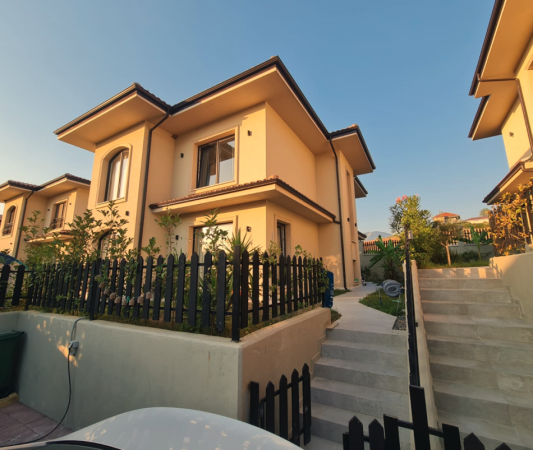 Tirane, jepet me qera Vile 3+1+Ballkon Kati 0, 256 m² 3.000 € (Tuscany Villas)