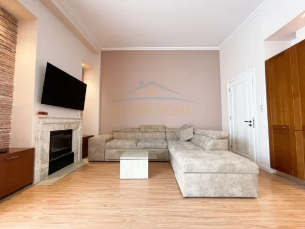 Tirane, jepet me qera apartament 2+1+Ballkon Kati 7, 80 m² 900 € (Liqeni i Thate)