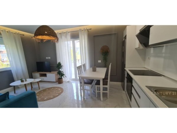 Tirane, jepet me qera apartament 2+1+Aneks+Ballkon Kati 4, 78 m² 1.200 € (MYSLYM SHYRI)