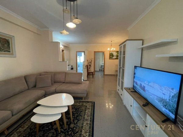 Tirane, jepet me qera apartament 2+1+Aneks+Ballkon Kati 4, 94 m² 700 € (Garda)