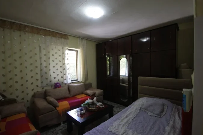 Tirane, shitet apartament 2+1 Kati 1, 72 m² 200.000 € (Rruga Petro Nini Luarasi)