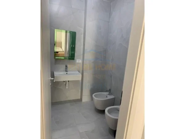 Tirane, jepet me qera apartament 2+1+Aneks Kati 3, 87 m² 500 € (Ali Demi)