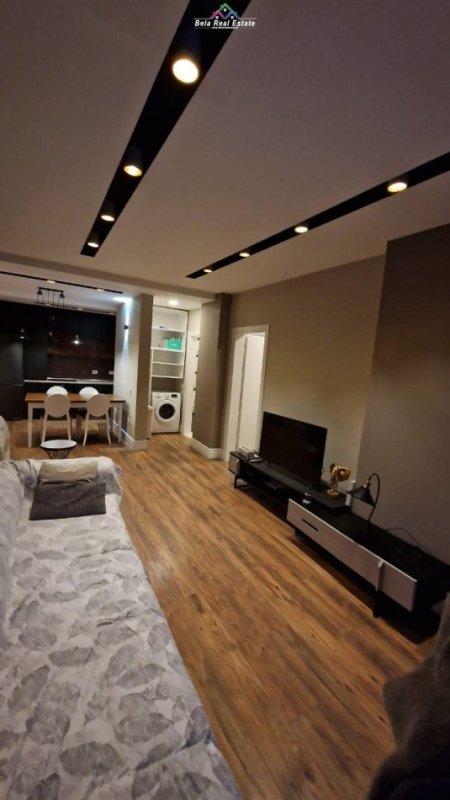 Tirane, jepet me qera apartament 2+1 Kati 5, 95 m² 500 € (yzberisht)