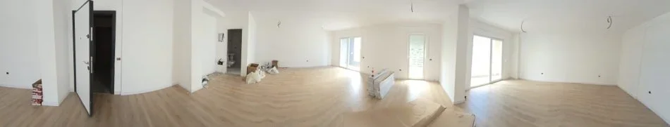 Tirane, jepet me qera ambjent biznesi Kati 1, 101 m² 1.500 € (Robert Shvarc)