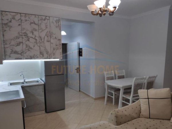 Tirane, jepet me qera 2+1 , 75 m² 450 € (Rrruga e Kokonozeve,Porcelan)