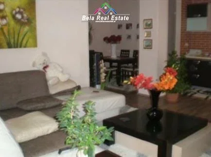 Tirane, jepet me qera apartament 2+1 Kati 2, 104 m² 600 € (kopshti botanik)