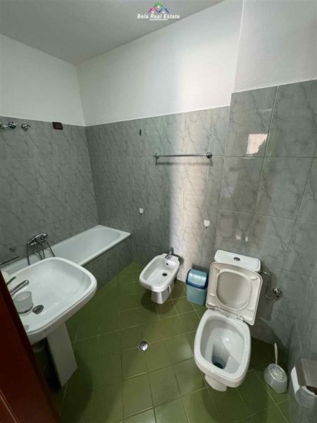 Tirane, jepet me qera apartament 2+1 Kati 7, 107 m² 750 € (komuna e parisit)