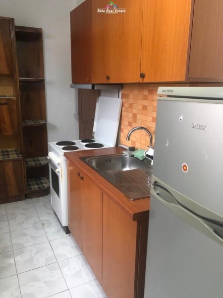Tirane, jepet me qera apartament 2+1 Kati 2, 70 m² 300 € (rruga e dibres)