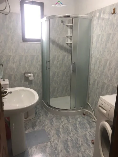 Tirane, jepet me qera apartament 2+1 Kati 2, 70 m² 300 € (rruga e dibres)