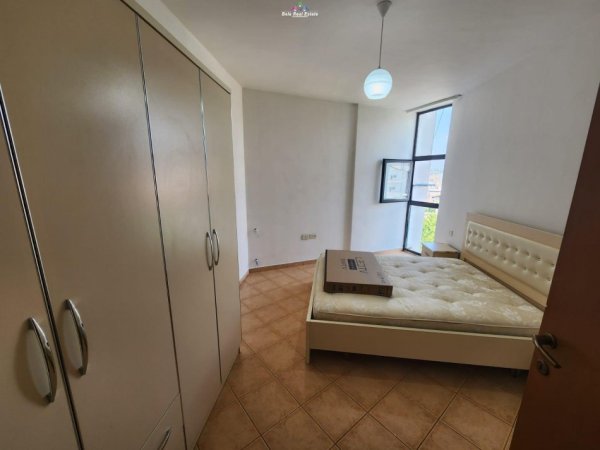 Tirane, jepet me qera apartament 1+1+Ballkon Kati 3, 62 m² 420 € (kinostudio)