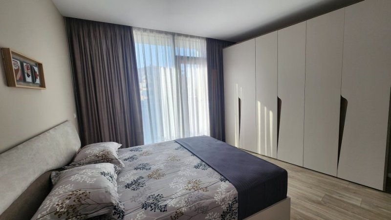 Tirane, jepet me qera apartament 2+1 Kati 2, 99 m² 1.300 € (Liqeni I Tiranes)