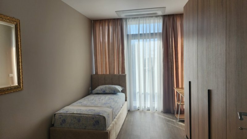 Tirane, jepet me qera apartament 2+1 Kati 2, 99 m² 1.300 € (Liqeni I Tiranes)