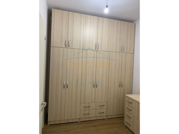 Tirane, jepet me qera apartament 2+1 Kati 3, 87 m² 500 € (Ali Demi)