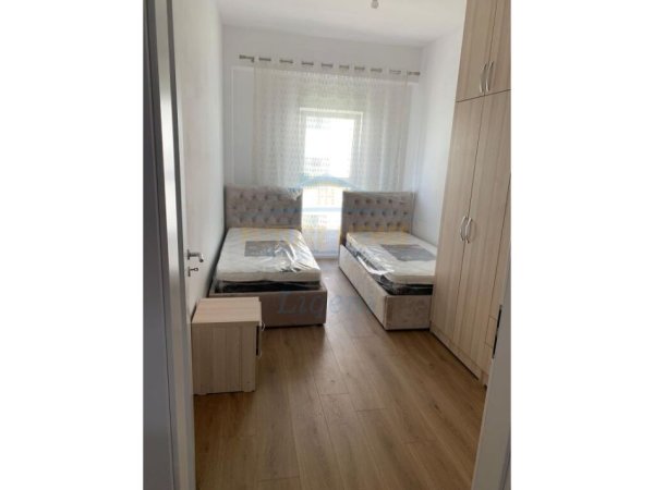 Tirane, jepet me qera apartament 2+1 Kati 3, 87 m² 500 € (Ali Demi)