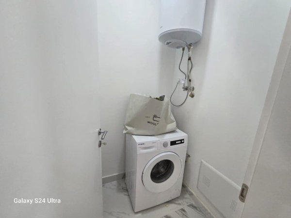 Tirane, jepet me qera apartament 2+1 Kati 4, 85 m² 850 € (Kompleksi Delijorgji)