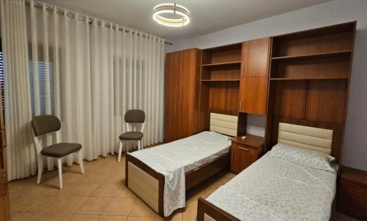 Tirane, Jepet apartament 2+1 Kati 3, 117 m² (Myslym Shyri)
