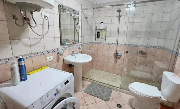 Tirane, Jepet apartament 2+1 Kati 3, 117 m² (Myslym Shyri)