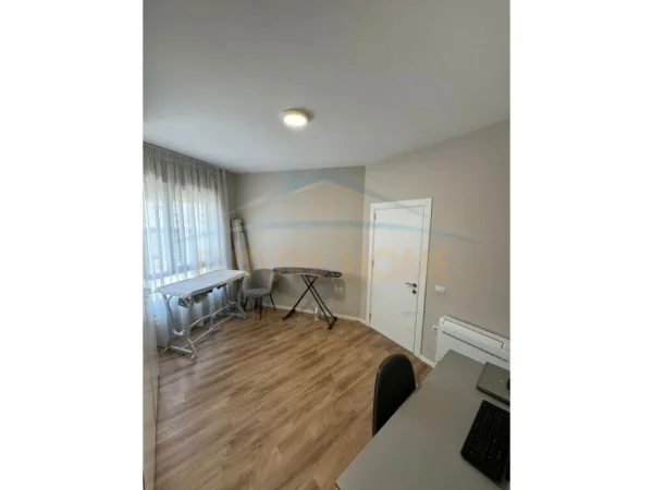 Tirane, shitet apartament 2+1 Kati 4, 111 m² 219.000 € (Farmacia 10)