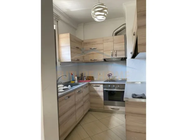 Tirane, apartament 2+1+Ballkon , (JORDAN MISJA)