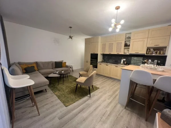 Durres, shitet apartament 2+1 Kati 0, 450 m² 340.000 € (San Pietro , Gjiri i Lalezit)