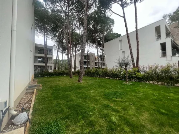 Durres, shitet apartament 2+1 Kati 0, 450 m² 340.000 € (San Pietro , Gjiri i Lalezit)