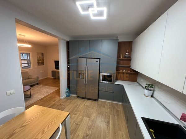 Tirane, shitet apartament 3+1 Kati 9, 156 m² 229.500 € (Ish Fusha e Aviacionit)
